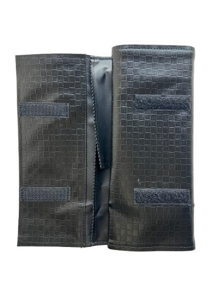 Chain Roller Black Rexine